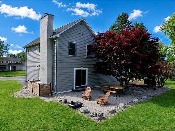 4th image of 5880 Fieldstone Dr