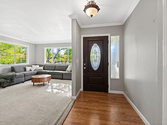 5th image of 2309 Parkwood Court