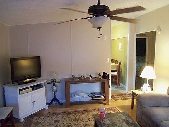 5th image of 708 Forest Ln