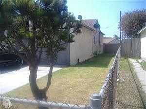 5th image of 910 E Clara St