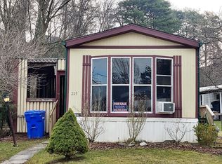 213 Valley View Dr, Oakdale, PA 15071