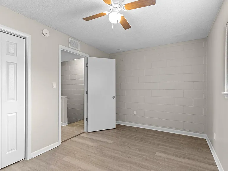 1305 Clay St #1 — Photo 2