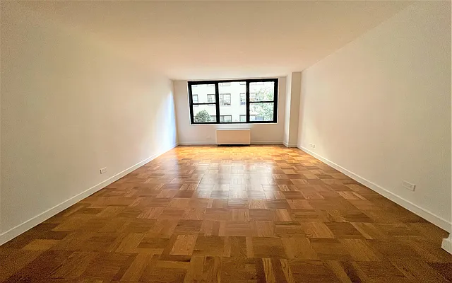 Rented by Manhattan Realty Group | media 8