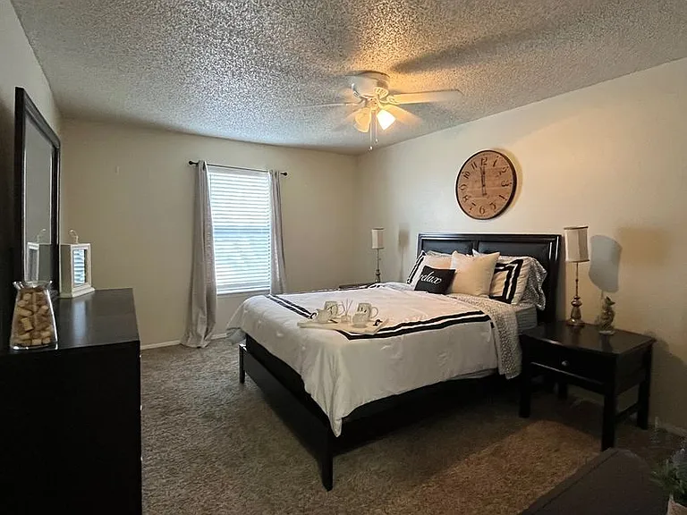 Bentwood Apartments — Photo 6