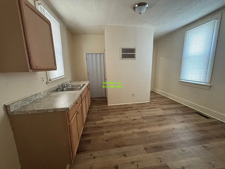 527 N Lemcke Ave — Photo 13