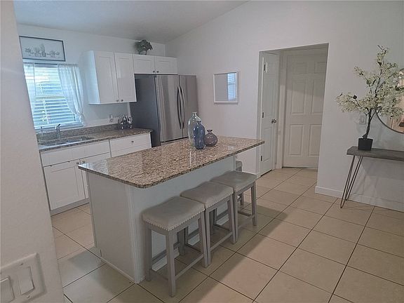 5th image of 175 13th Ave