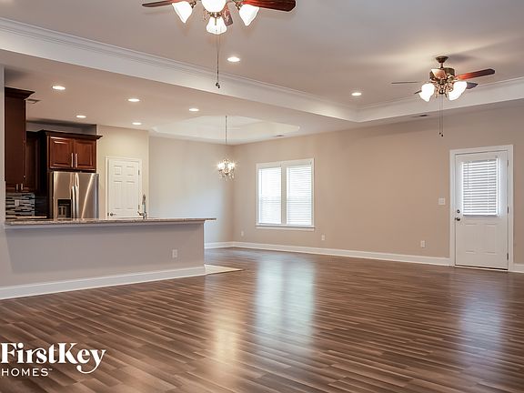 4th image of 301 Ray Ella Dr