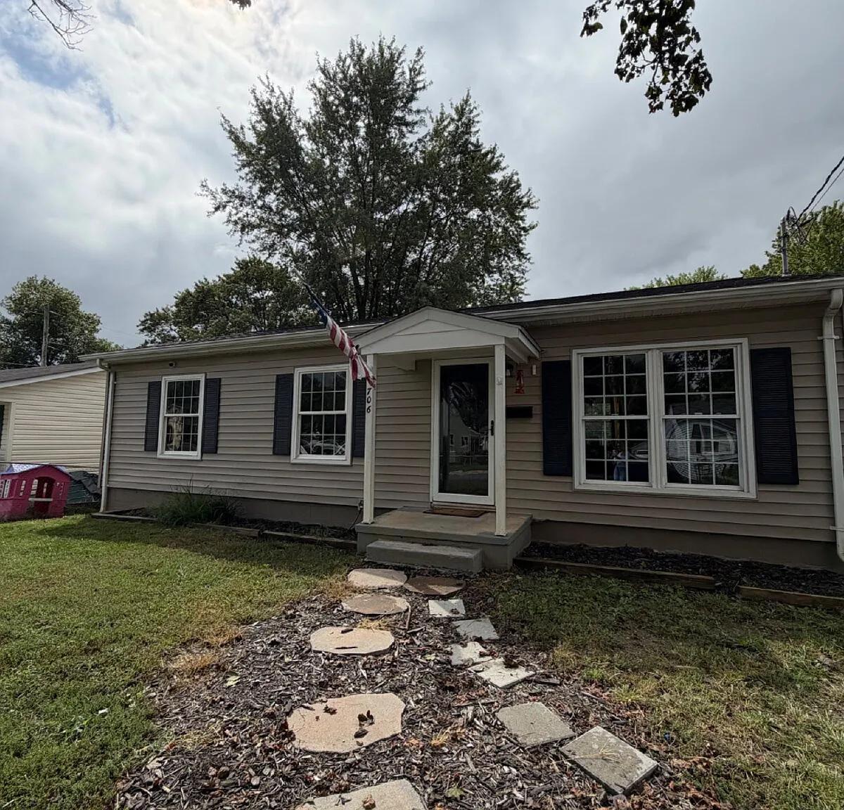 3 bed, 2.0 bath, 960 sqft, $1,995 — Photo 1