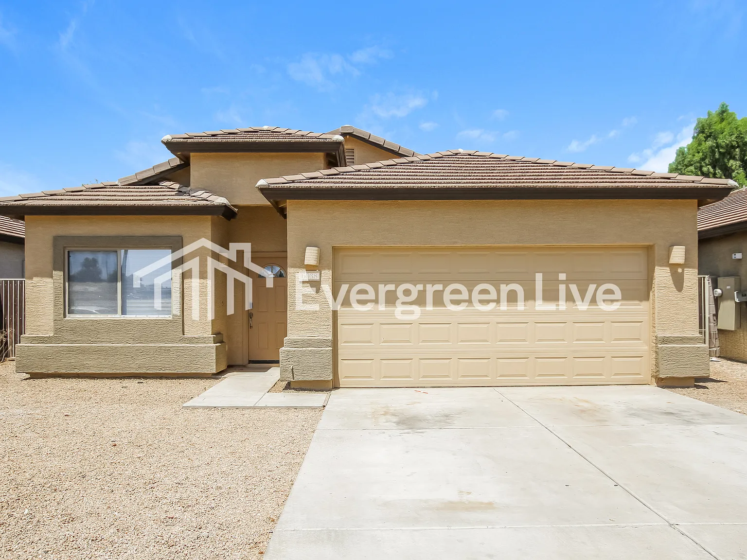 4 bed, 2.0 bath, 1872 sqft, $1,845 — Photo 1