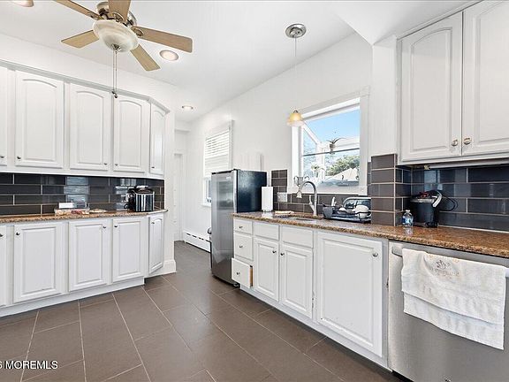 5th image of 496 W Park Ave