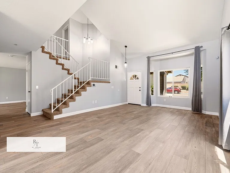16933 Farwell St — Photo 4