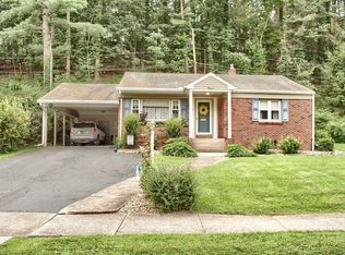 11 Round Hill Rd, Williamsport, PA 17701