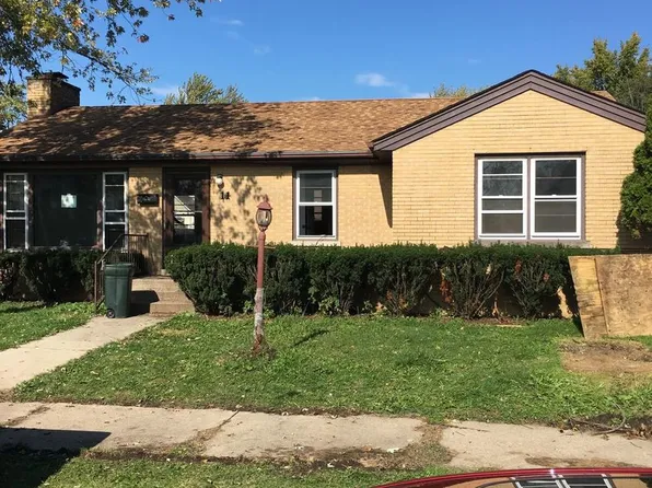 11 McKinley Ave, Steger, IL 60475
