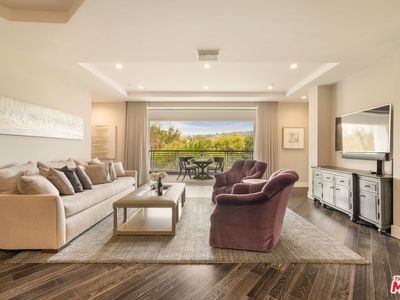 460 N Palm Dr #403, Beverly Hills, CA, 90210