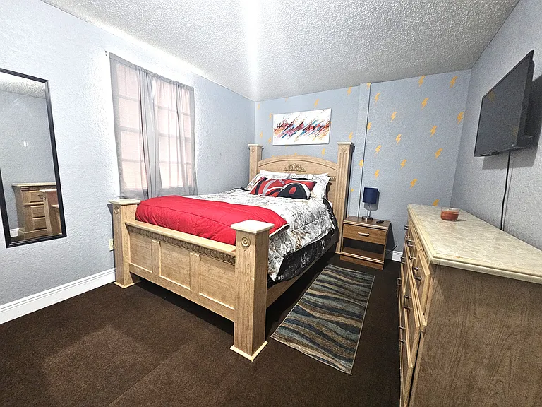 720 Texas Ave #B — Photo 4