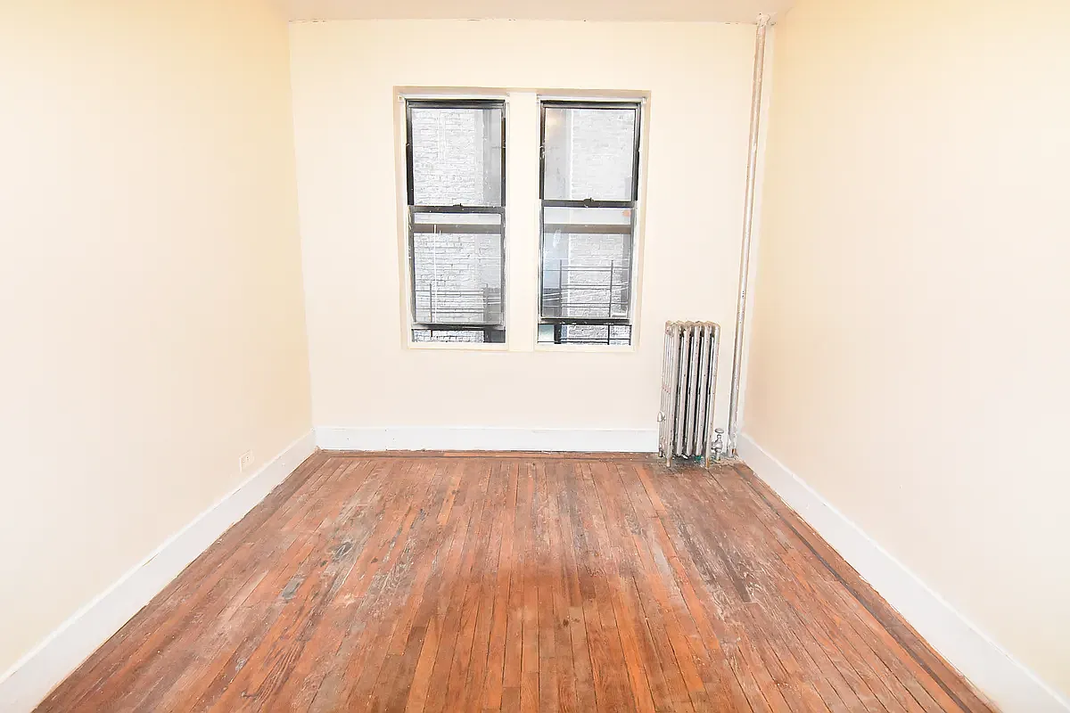 785 Fairmount Place — Photo 3