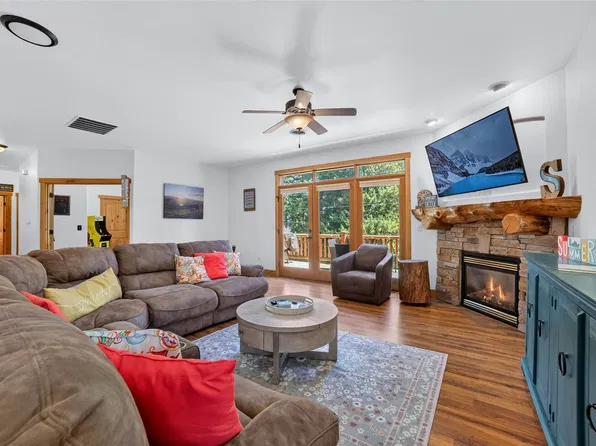 396 N Juniper Bay Rd #8, Somers, MT 59932