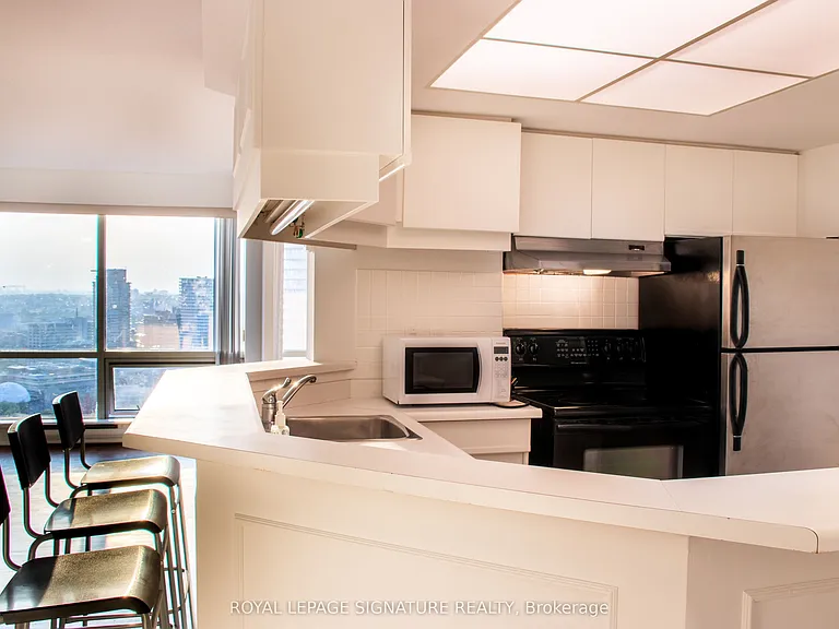 1001 Bay St #3403 — Photo 18
