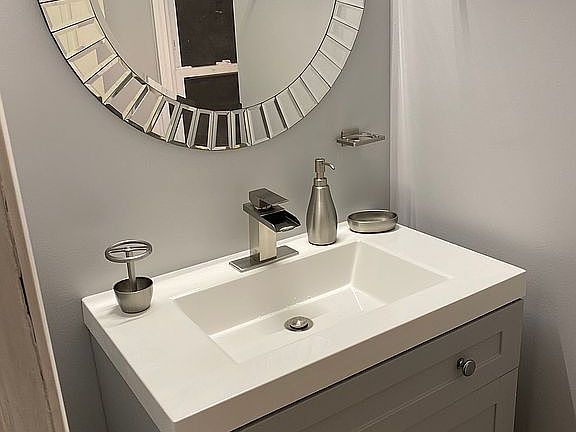 5th image of 2708 S 60th Ct