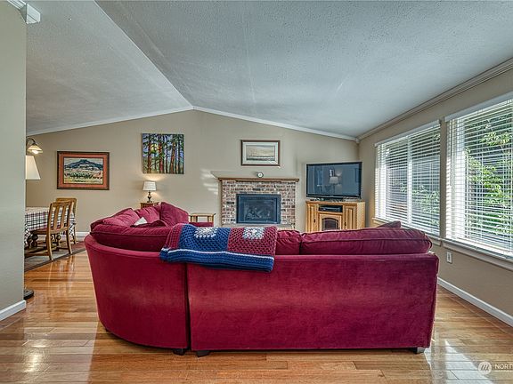 5th image of 5409 138th Street NW
