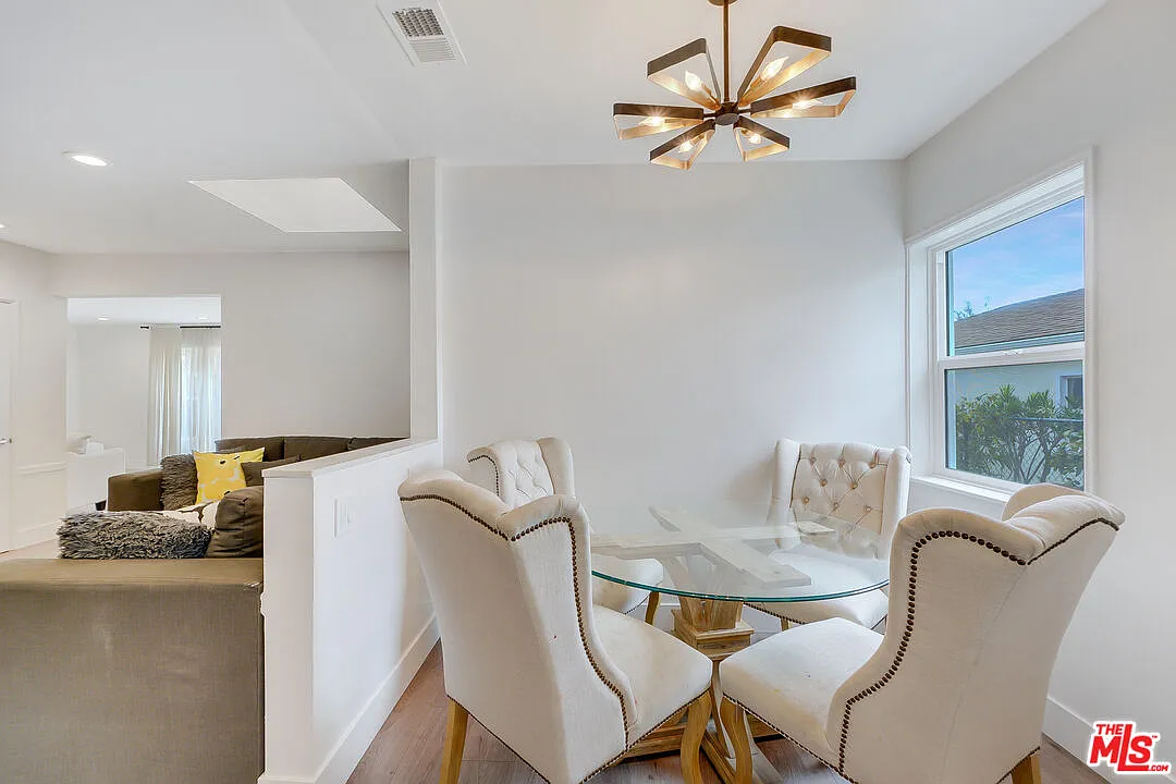 4 bed, 3.0 bath, 2240 sqft, $9,500 — Photo 4