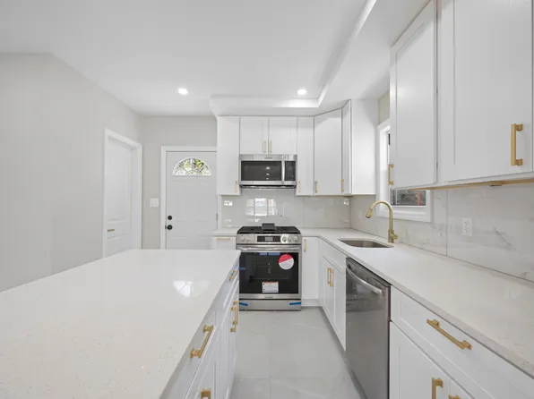 1463 William Place image 1 of 20