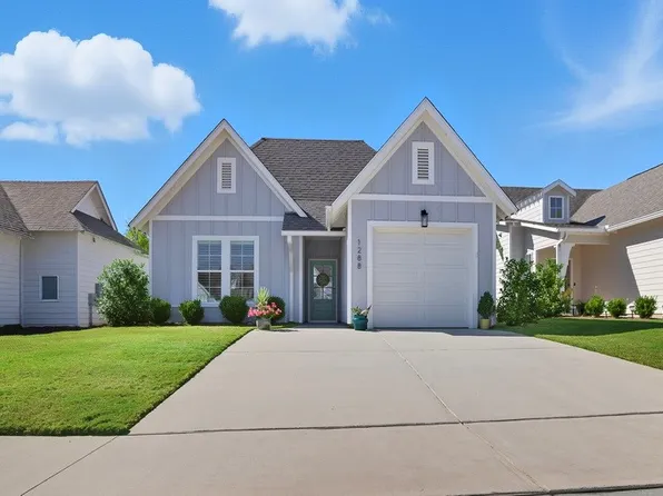 1288 Woodland Cir, Opelika, AL 36801