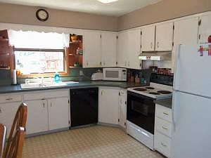 2nd image of 554 Pacific Ave