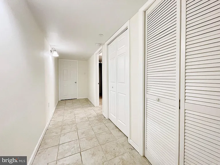 1131 Green St #1 — Photo 12