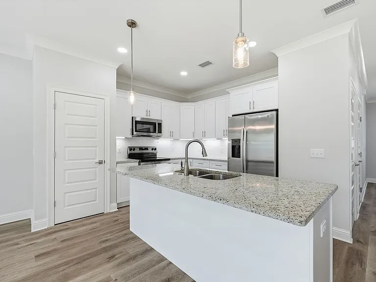 699 Woodlawn Ave NW — Photo 7