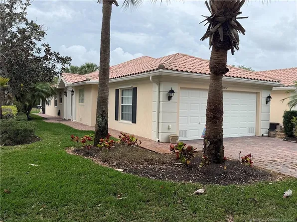 8952 SE Retreat Dr, Hobe Sound, FL 33455