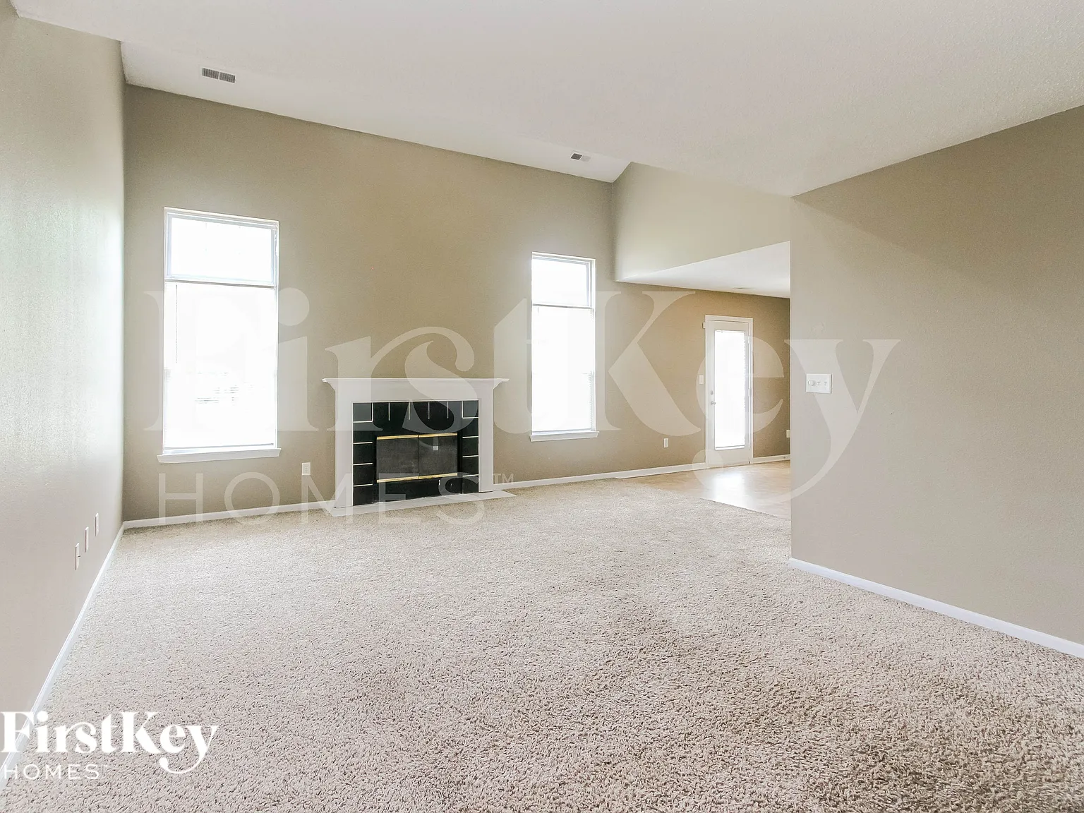 3 bed, 2.0 bath, 1774 sqft, $1,820 — Photo 3