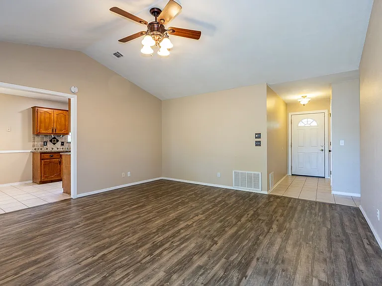 2412 W Natchez St — Photo 20