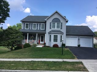 3 S Acorn Dr, Boiling Springs, PA 17007
