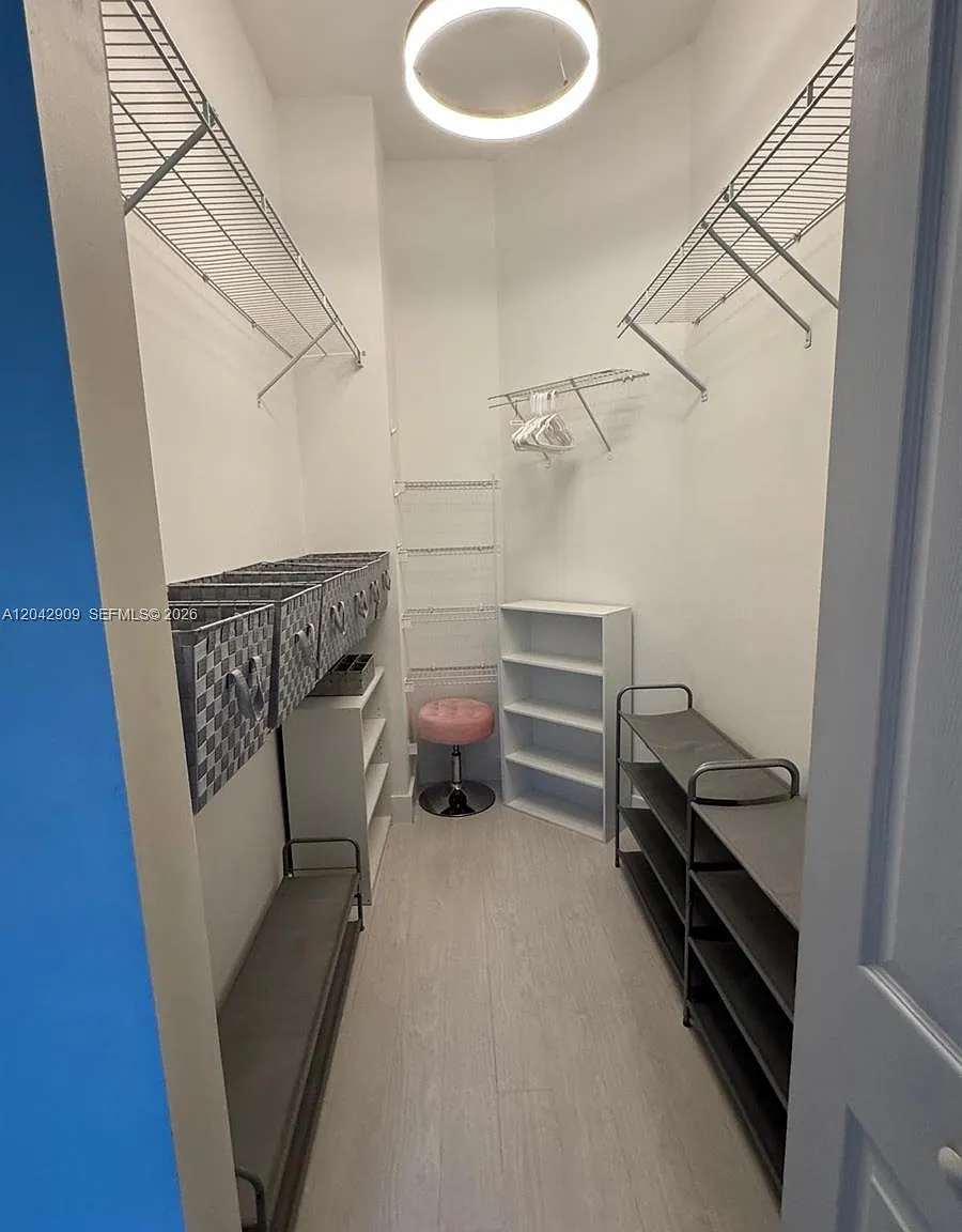 El-Ad Villaggio Condo Bld — Photo 4