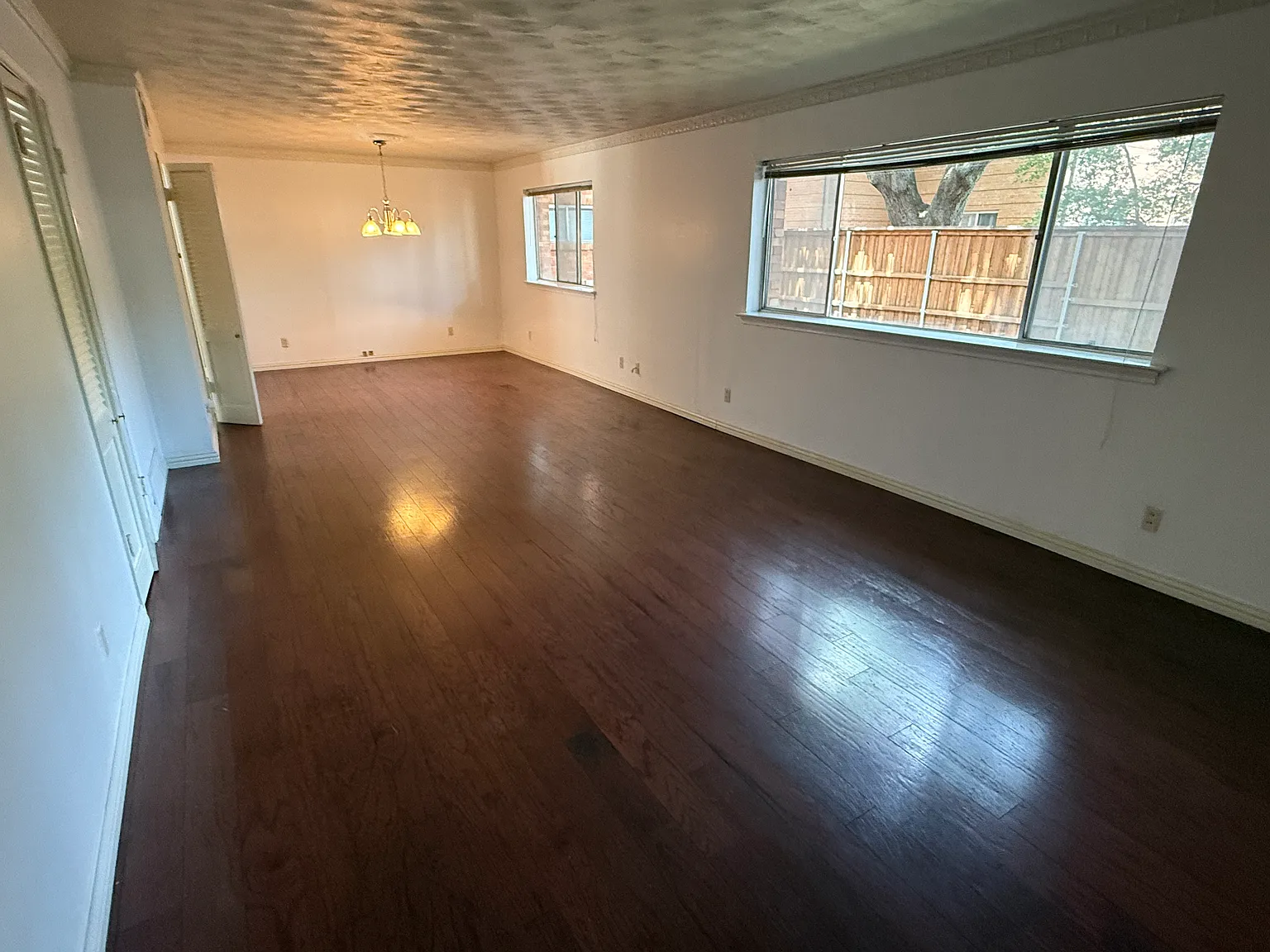 2 bed, 1255 sqft, $2,050 — Photo 2