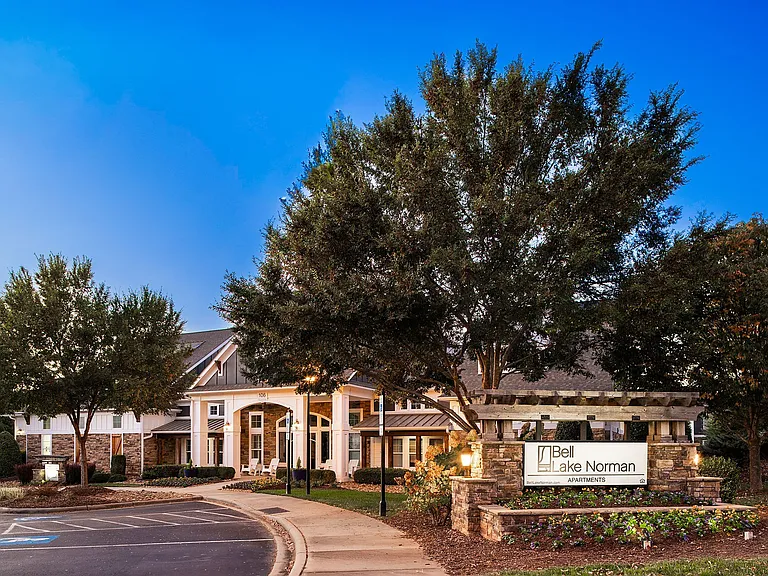 Bell Lake Norman — Photo 19