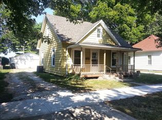 310 S Richman St, Villa Grove, IL 61956