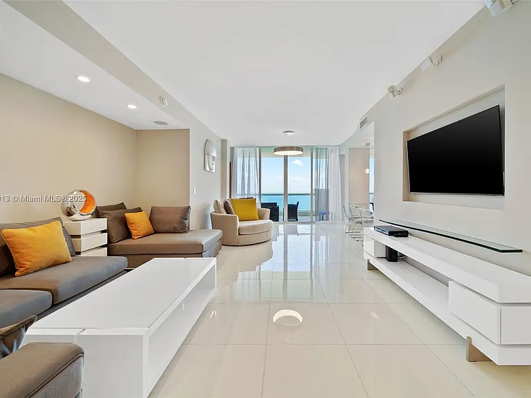 17875 Collins Ave #4205 — Photo 17