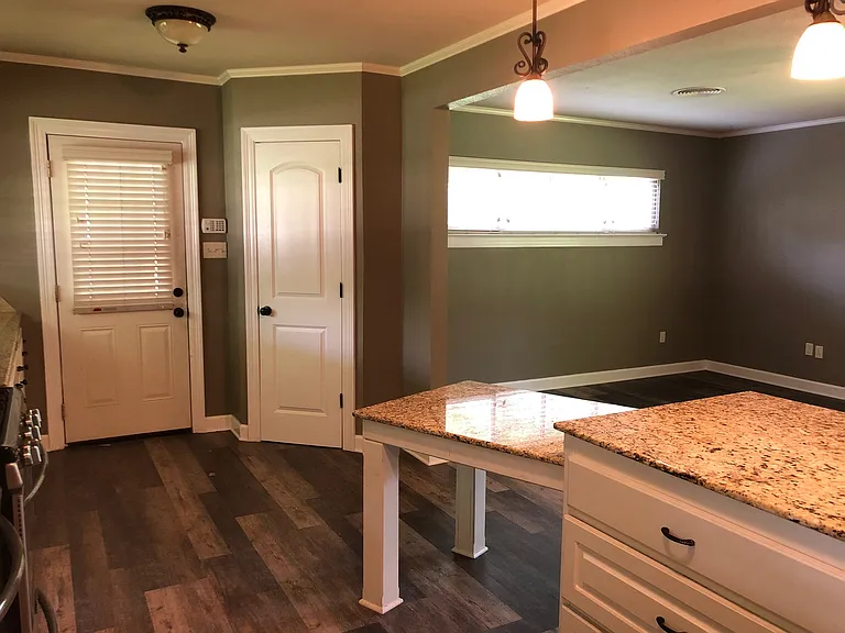 368 Oak St — Photo 13