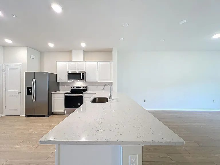 431 Meadowland Point — Photo 15