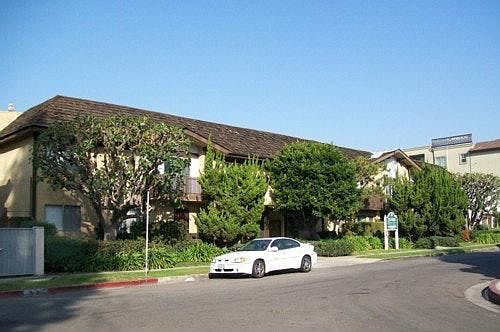 3rd image of 3345 S Canfield Ave APT 114