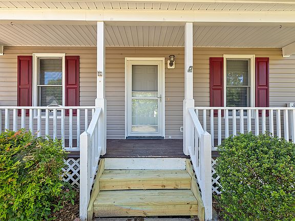 5th image of 1016 Fairlong Rd