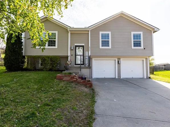 8306 NE 115th St, Kansas City, MO 64157