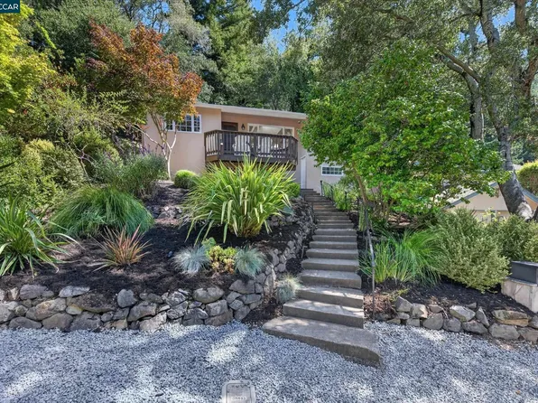 1130 Glencourt Dr, Oakland, CA 94611