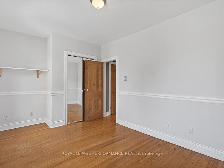 313 Lebreton St S — Photo 29