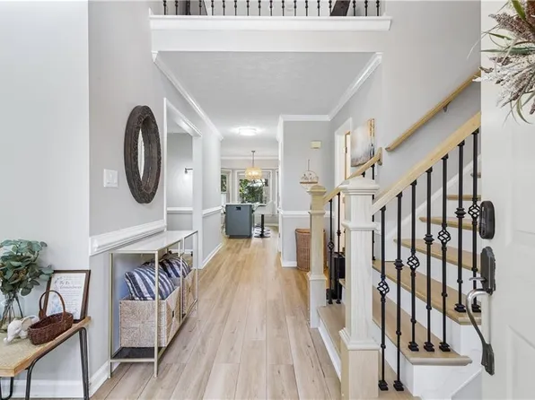 107 Swanson Ct, Yorktown, VA 23693
