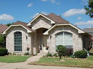 7025 Charleston Dr, Rowlett, TX 75089
