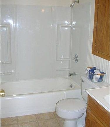 4th image of 2078 Vincent Dr