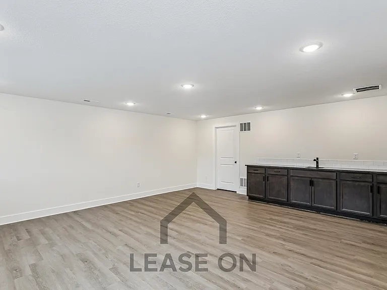 5117 S Chase Ave — Photo 9